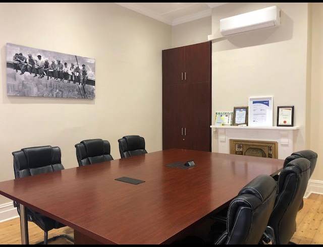 256M² BUILDING TO LET IN WYNBERG